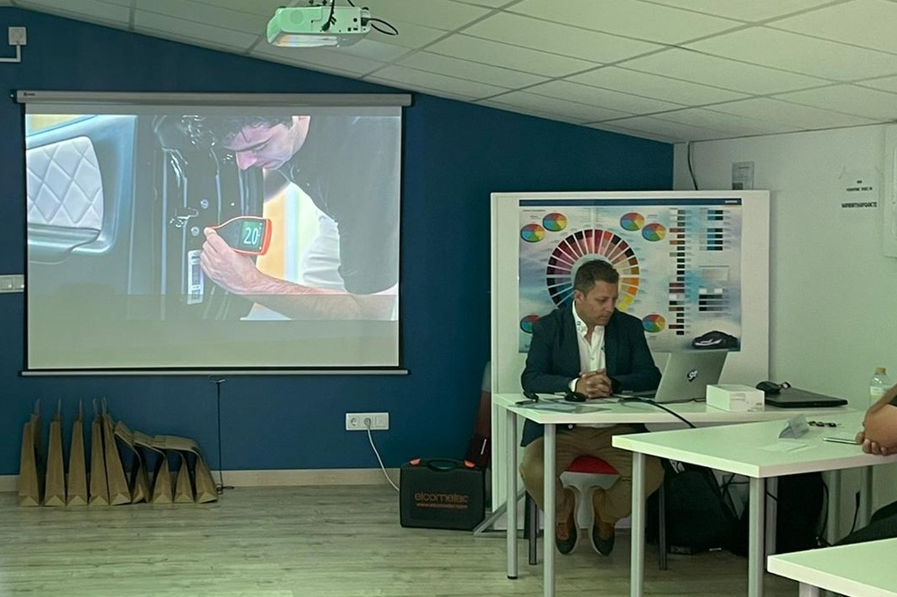 Training and presentations of the Elcometer range for refinishing