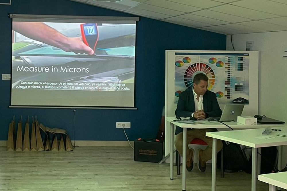 Training and presentations of the Elcometer range for refinishing