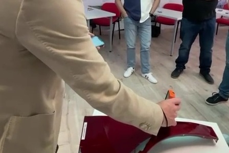 Training and presentations of the Elcometer range for refinishing